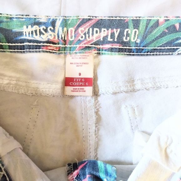 Mossimo Supply Co Floral Distressed Shorts Size 9 - Picture 5 of 6